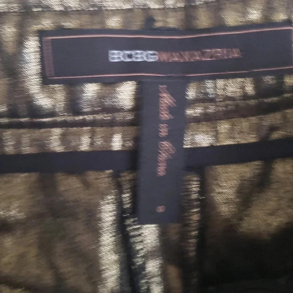 Bcbg Maxazaria gold short size 0 NWOT - Picture 3 of 5